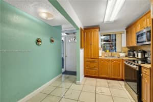 818 W 38th Terrace #20, Hialeah, FL 33012, Sold 06/13/24