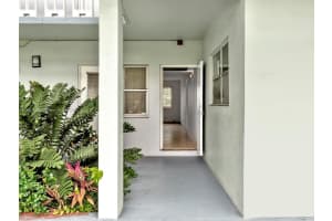2300 Park Ln APT 114, Hollywood, FL 33021, Sold 04/24/24