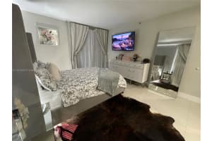 1035 West Ave APT 404, Miami Beach, FL 33139, Sold 10/25/24