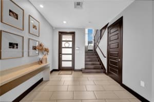 15785 NW 91st Ct, Miami Lakes, FL 33018, Sold 04/22/24