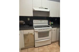 7070 NW 177th St Apt 102-10, Hialeah, FL 33015, Sold 09/20/24