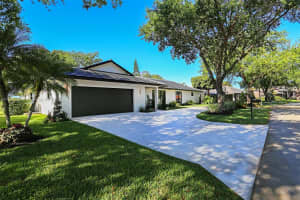 13060 NW 1st St, Plantation, FL 33325, Sold 04/19/24