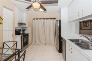 9937 NW 9th St Cir Apt 5-19, Miami, FL 33172, Sold 05/13/24