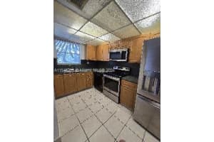 9365 Fontainebleau Blvd APT E229, Miami, FL 33172, Sold 04/15/24