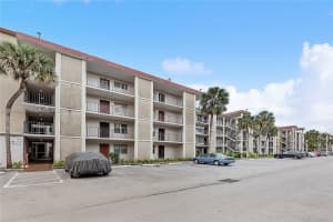 2600 NW 49th Ave APT 402, Lauderdale Lakes, FL 33313, Sold 07/30/24