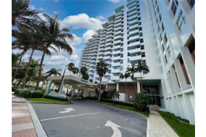 2899 Collins Ave APT 405, Miami Beach, FL 33140, Sold 12/20/24