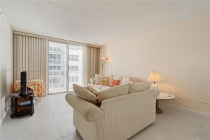 6969 Collins Ave APT 910, Miami Beach, FL 33141, Sold 04/25/24