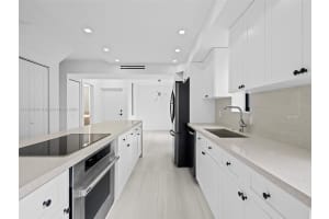 20200 W Country Club Dr APT 106, Aventura, FL 33180, Sold 05/29/24