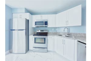 10014 Hammocks Blvd Apt 201-4, Miami, FL 33196, Sold 06/20/24