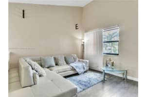 10300 NW 9th St Cir APT 201, Miami, FL 33172, Sold 06/12/24