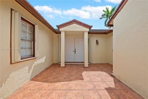 6270 NW 199th St, Hialeah, FL 33015, Sold 04/01/24