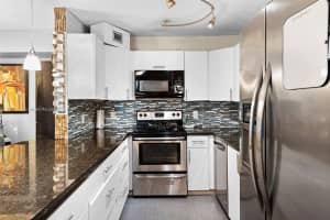 401 N Laurel Dr 202, Margate