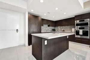 7825 NW 107th Ave Apt 314, Doral, FL 33178, Sold 07/10/24