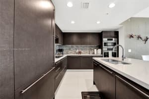 7825 NW 107th Ave Apt 314, Doral, FL 33178, Sold 07/10/24