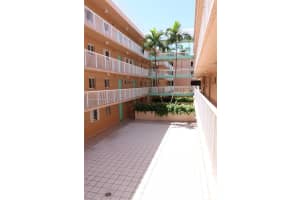 6801 Harding Ave APT 523, Miami Beach, FL 33141, Sold 04/19/24