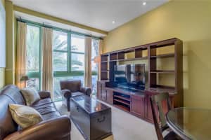 111 E Flagler St Apt 304, Miami, FL 33131, Sold 04/22/24