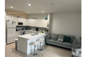 6940 NW 179th St Apt 302-7, Hialeah, FL 33015, Sold 05/10/24