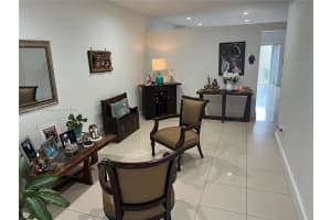 6940 NW 179th St Apt 302-7, Hialeah, FL 33015, Sold 05/10/24