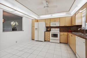 271 S Hollybrook Dr APT 302, Pembroke Pines, FL 33025, Sold 05/23/24