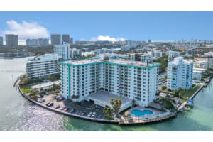 10350 W Bay Harbor Dr #4k, Miami Beach, FL 33154, Sold 06/07/24