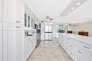 19101 NE 36th Pl #911, Aventura, FL 33180, Sold 08/16/24