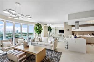 17111 Biscayne Blvd Unit 2111, Aventura, FL 33160, Sold 09/10/24