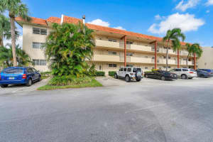 9411 N Hollybrook Lake Dr APT 109, Pembroke Pines, FL 33025, Sold 05/20/24