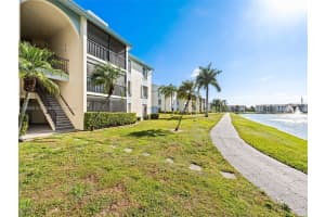 1105 Green Pine Blvd APT B2, West Palm Beach, FL 33409, Sold 04/30/24