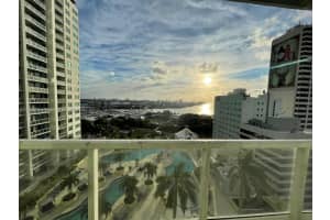 Vizcayne, 253 NE 2nd St APT 1605, Miami, FL 33132, Sold 11/05/24