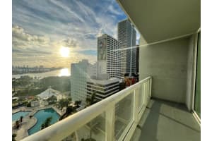 Vizcayne, 253 NE 2nd St APT 1605, Miami, FL 33132, Sold 11/05/24