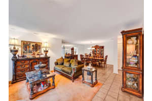 9180 Pine Springs Dr, Boca Raton, FL 33428, Sold 05/06/24