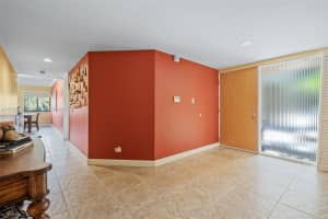 6701 SW 116th Ct APT 103, Miami, FL 33173, Sold 04/11/24