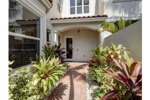 963 Harbor View S, Hollywood, FL 33019, Sold 06/03/24