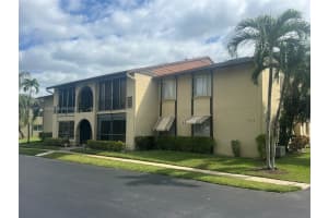 336 Pine Ridge Cir Apt C-1, Greenacres, FL 33463, Sold 04/26/24