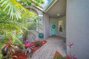 7700 S Aragon Blvd, Sunrise, FL 33322, Sold 06/28/24