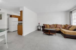 1100 SE 4th Ave APT 2, Deerfield Beach, FL 33441, Sold 05/15/24
