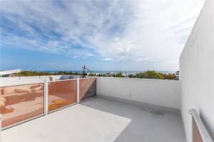 7744 Collins Ave APT 16, Miami Beach, FL 33141, Sold 04/23/24