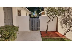 583 Lakeside Cir, Sunrise, FL 33326, Sold 09/09/24