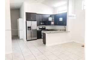 583 Lakeside Cir, Sunrise, FL 33326, Sold 09/09/24