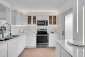 619 NE 14th Ave APT 401, Hallandale Beach, FL 33009, Sold 08/21/24