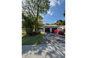 9222 Wedgewood Ln, Tamarac, FL 33321, Sold 06/28/24