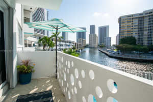 2500 Diana Dr APT 216, Hallandale Beach, FL 33009, Sold 08/09/24