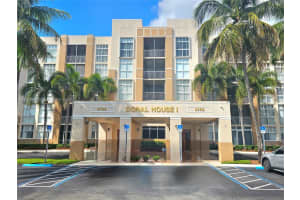 9755 NW 52nd St APT 306, Doral, FL 33178, Sold 10/03/24