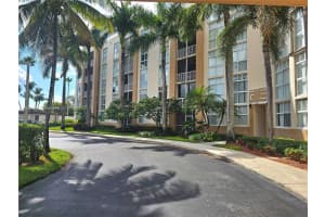 9755 NW 52nd St APT 306, Doral, FL 33178, Sold 10/03/24