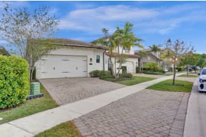 755 SW 113th Ln, Pembroke Pines, FL 33025, Sold 04/24/24