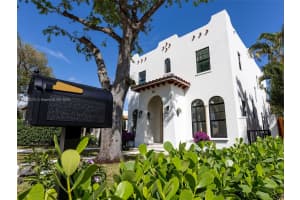 611 Sunset Rd, West Palm Beach, FL 33401, Sold 02/18/25