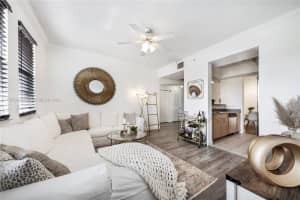 533 NE 3rd Ave APT 501, Fort Lauderdale, FL 33301, Sold 08/20/24