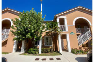 7200 NW 177th St Apt 101-7, Hialeah, FL 33015, Sold 10/26/24