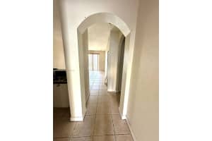 7200 NW 177th St Apt 101-7, Hialeah, FL 33015, Sold 10/26/24