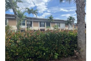 16502 NE 27th Pl #31, North Miami Beach, FL 33160, Sold 01/27/25